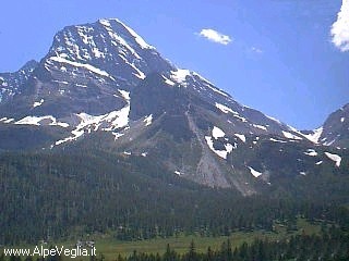  Rifugi alpini, Alberghi e bivacchi in montagna per traversate, escursioni, vacanze e soggiorni sulle Alpi a contatto della natura  Estate 2007