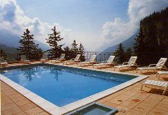 Vacanze e ferie con piscina in montagna, nellarea del Lago Maggiore e della Valle Ossola: Appartamenti in complesso con piscina privata, aperto tutto lanno.